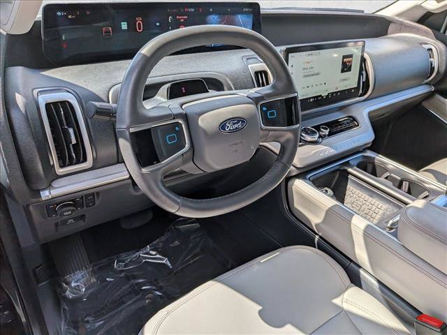 Certified 2025 Ford Expedition Active AWD/4WD image 10