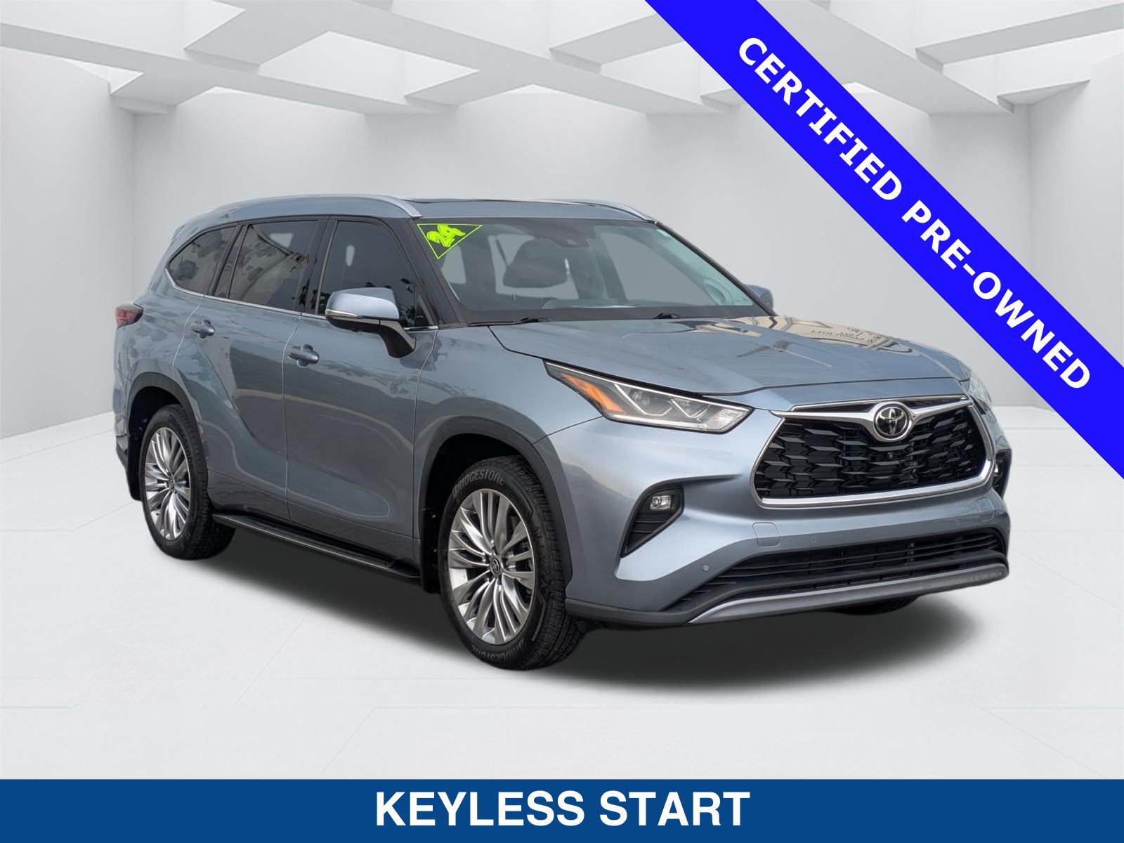 Used 2024 Toyota Highlander Platinum FWD video 3