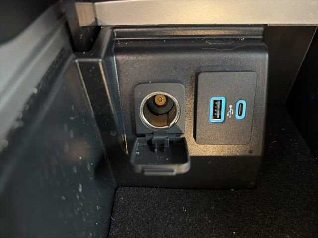 Certified 2022 Ford Explorer XLT w/ Equipment Group 202A image 40