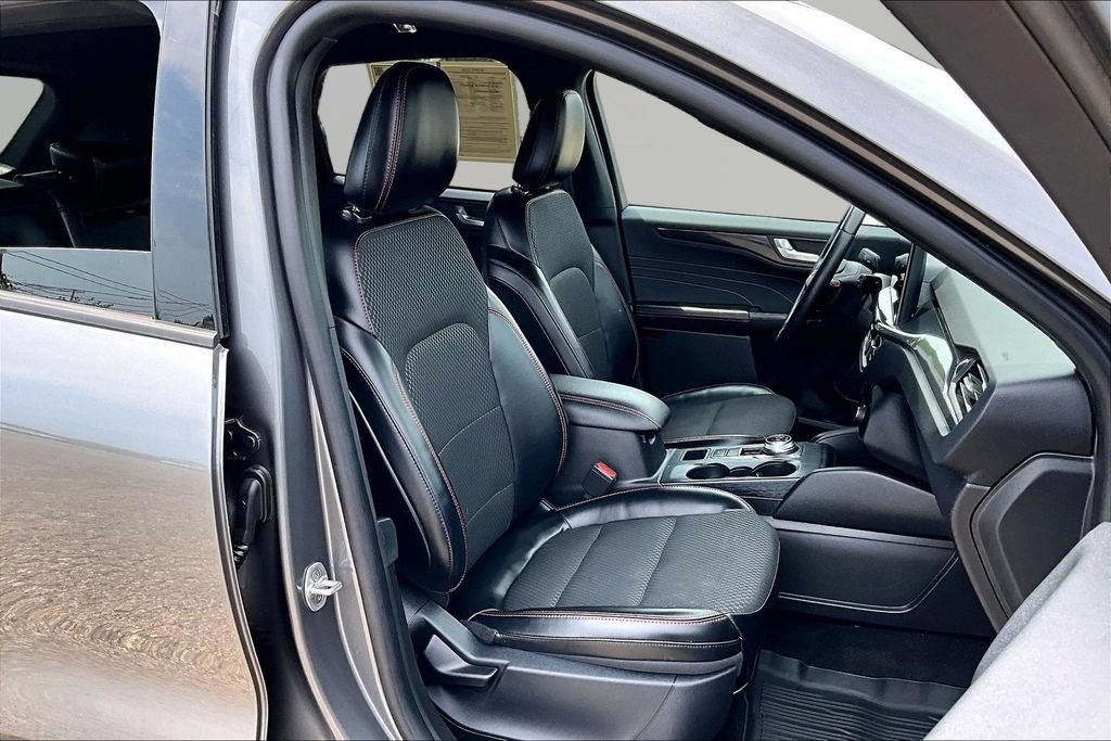 Certified 2024 Ford Escape ST-Line w/ Tech Pack #1 AWD/4WD image 7