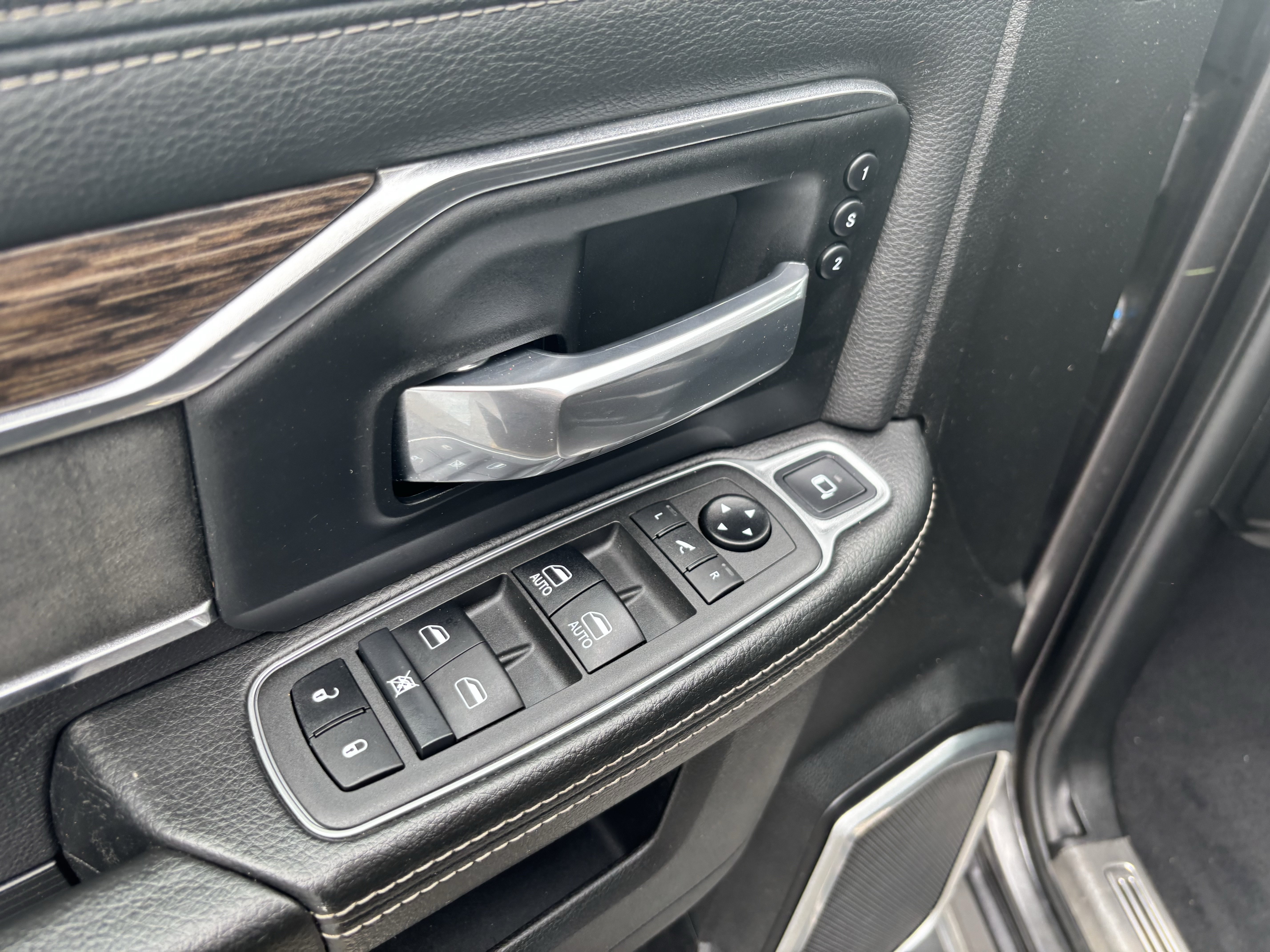 Used 2021 RAM 3500 Laramie w/ Safety Group AWD/4WD image 12