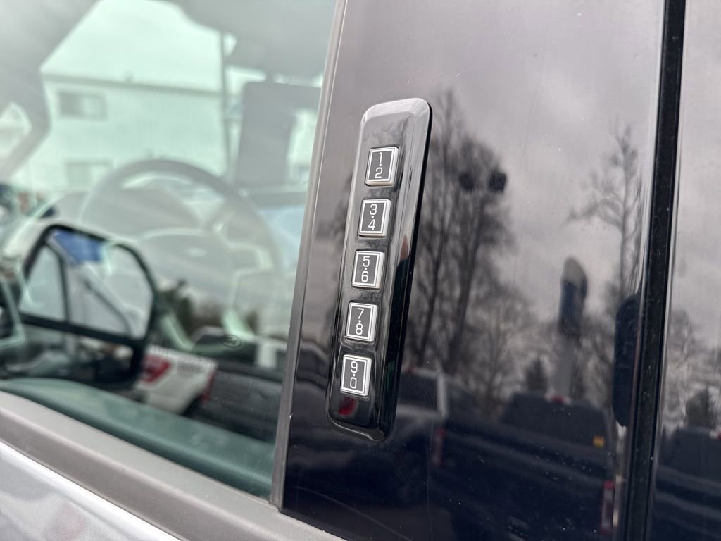 Certified 2022 Ford F350 Lariat w/ Lariat Ultimate Package image 15