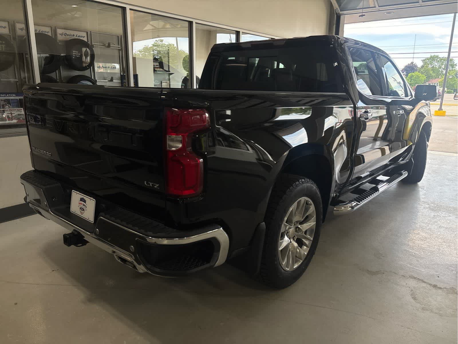 Used 2022 Chevrolet Silverado 1500 LTZ AWD/4WD image 7