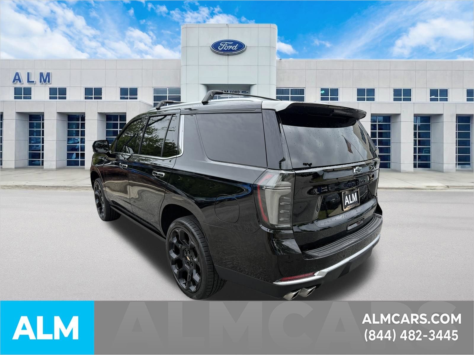 Used 2025 Chevrolet Tahoe High Country AWD/4WD image 9