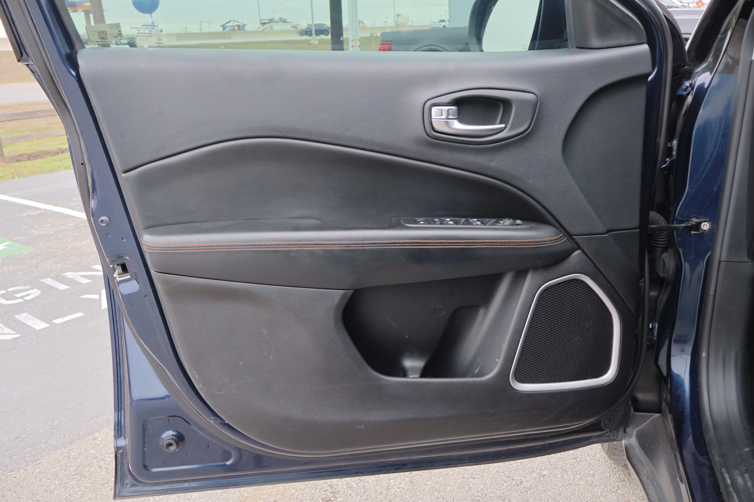 Used 2018 Jeep Compass Limited w/ Navigation Group image 14