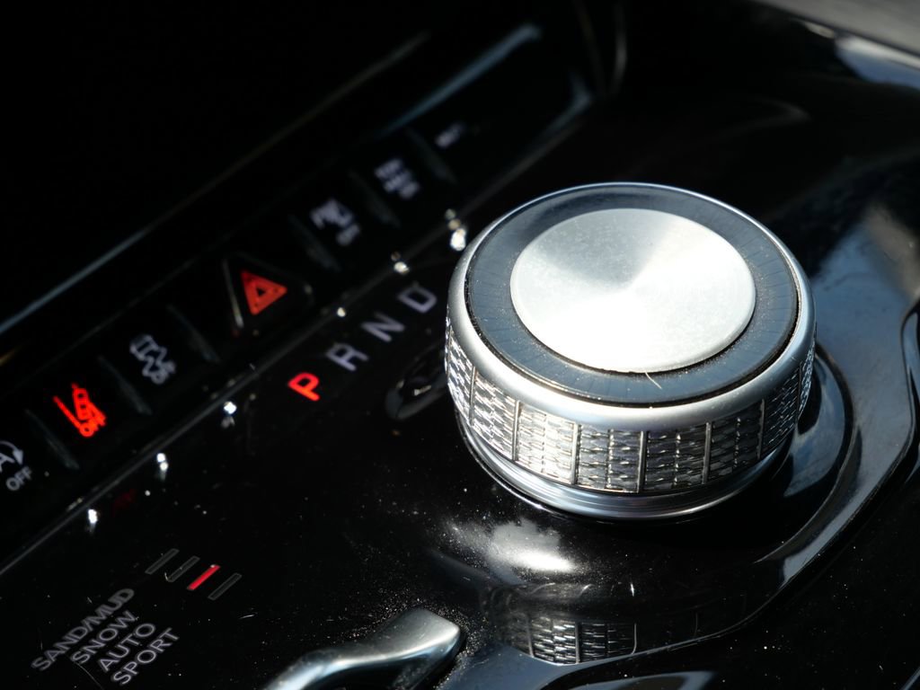 Used 2024 Jeep Wagoneer L Series II w/ Flexible Seating Group image 27