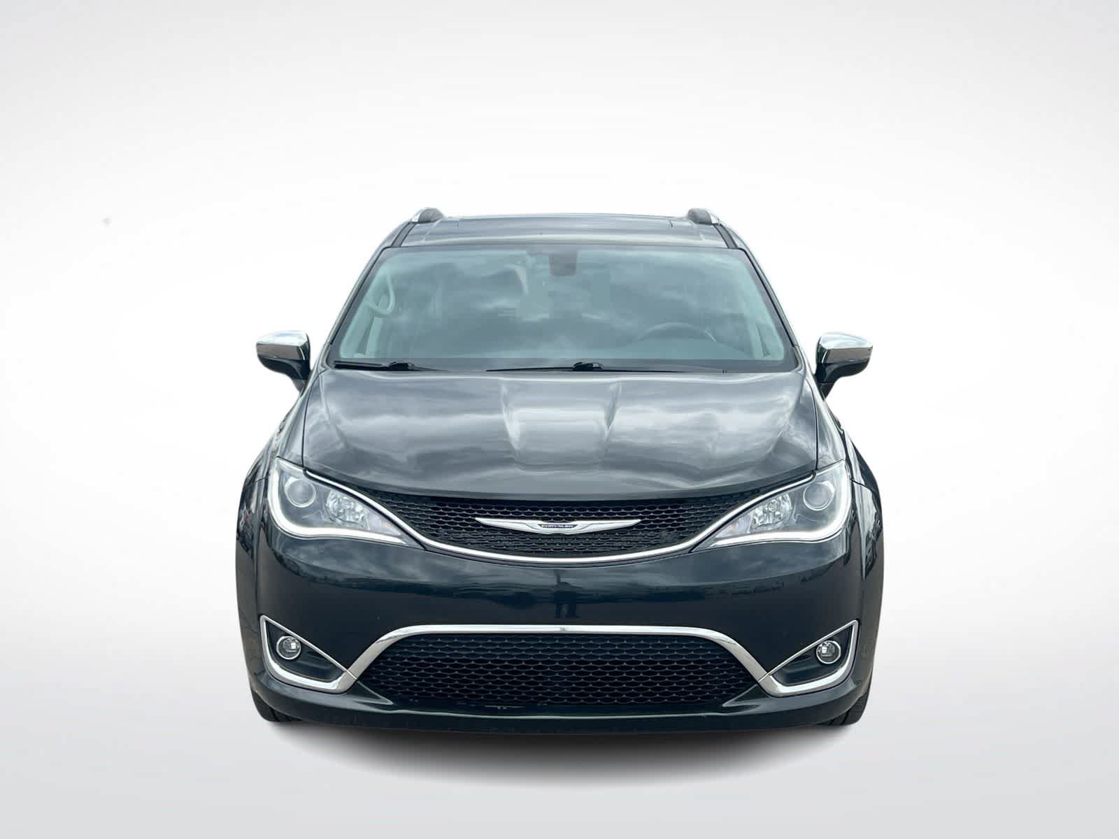 Used 2019 Chrysler Pacifica Limited w/ Tire & Wheel Group FWD image 3