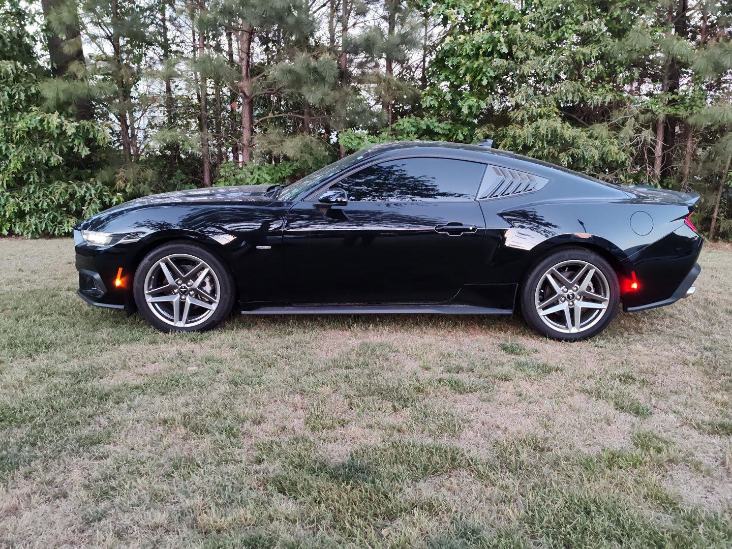 Certified 2024 Ford Mustang Coupe RWD image 2