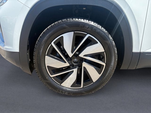 Used 2024 Volkswagen Atlas SE AWD/4WD image 14