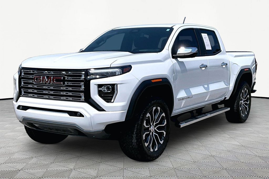 Used 2024 GMC Canyon Denali AWD/4WD image 1