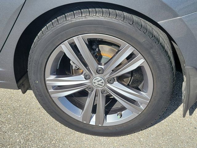 Used 2020 Volkswagen Jetta R-Line FWD image 9