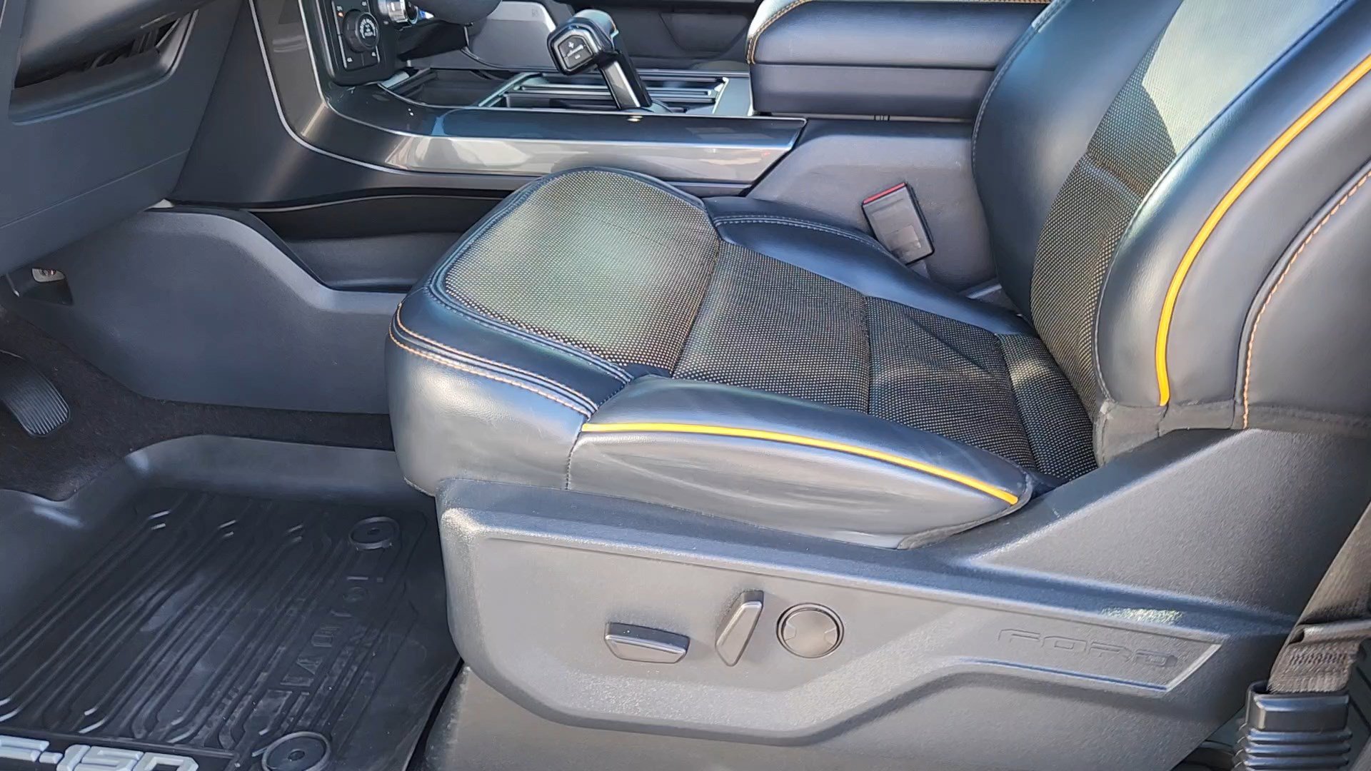 Certified 2022 Ford F150 Tremor w/ Equipment Group 402A High image 21