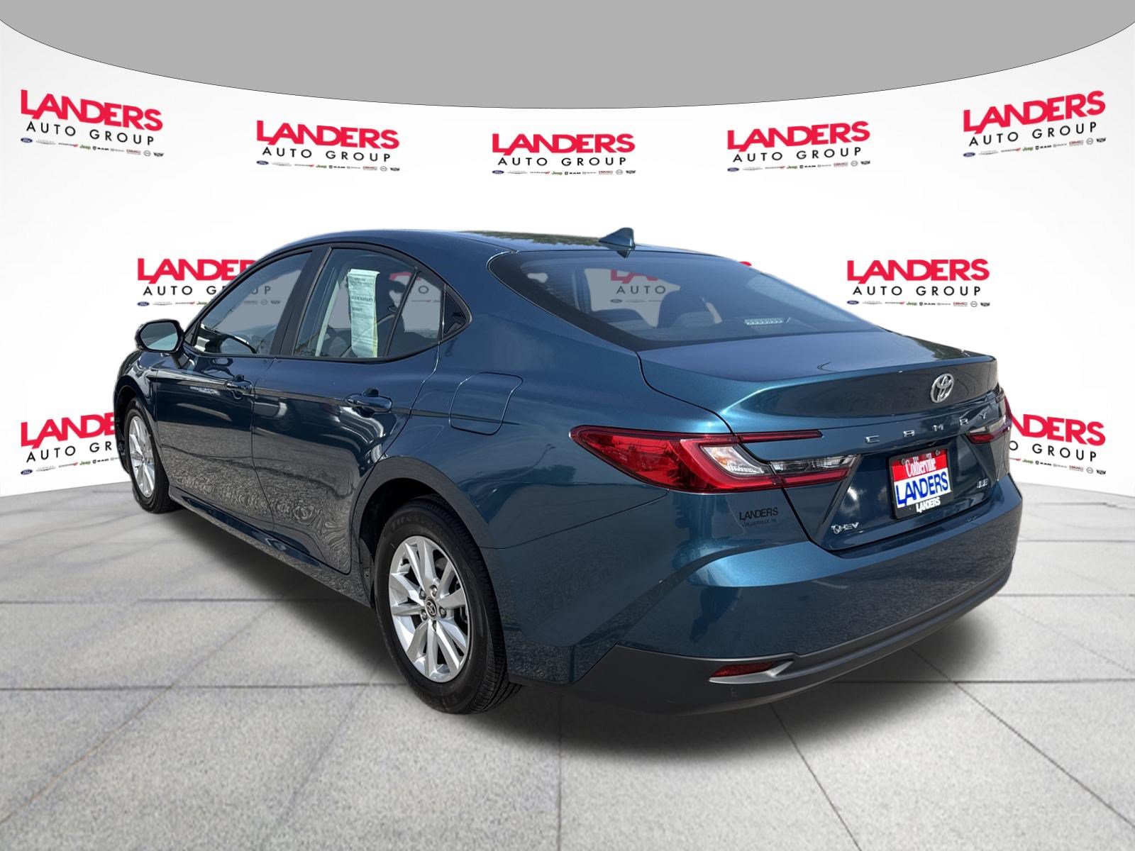 Used 2025 Toyota Camry LE FWD image 5