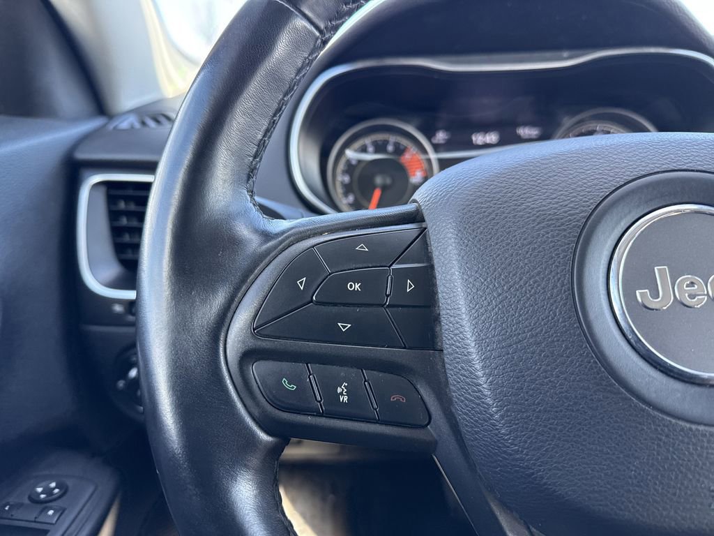 Used 2019 Jeep Cherokee Trailhawk w/ Comfort & Convenience Group image 18