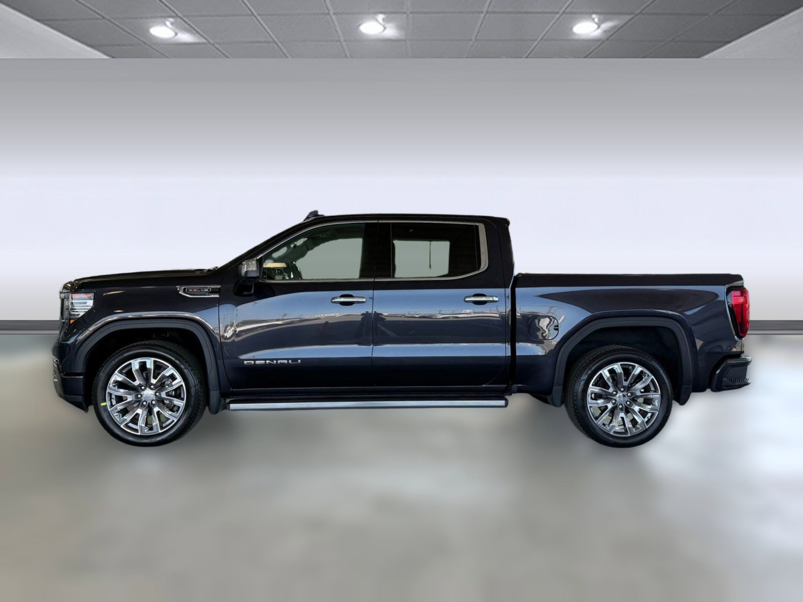 Used 2023 GMC Sierra 1500 Denali w/ Denali Reserve Package AWD/4WD image 2