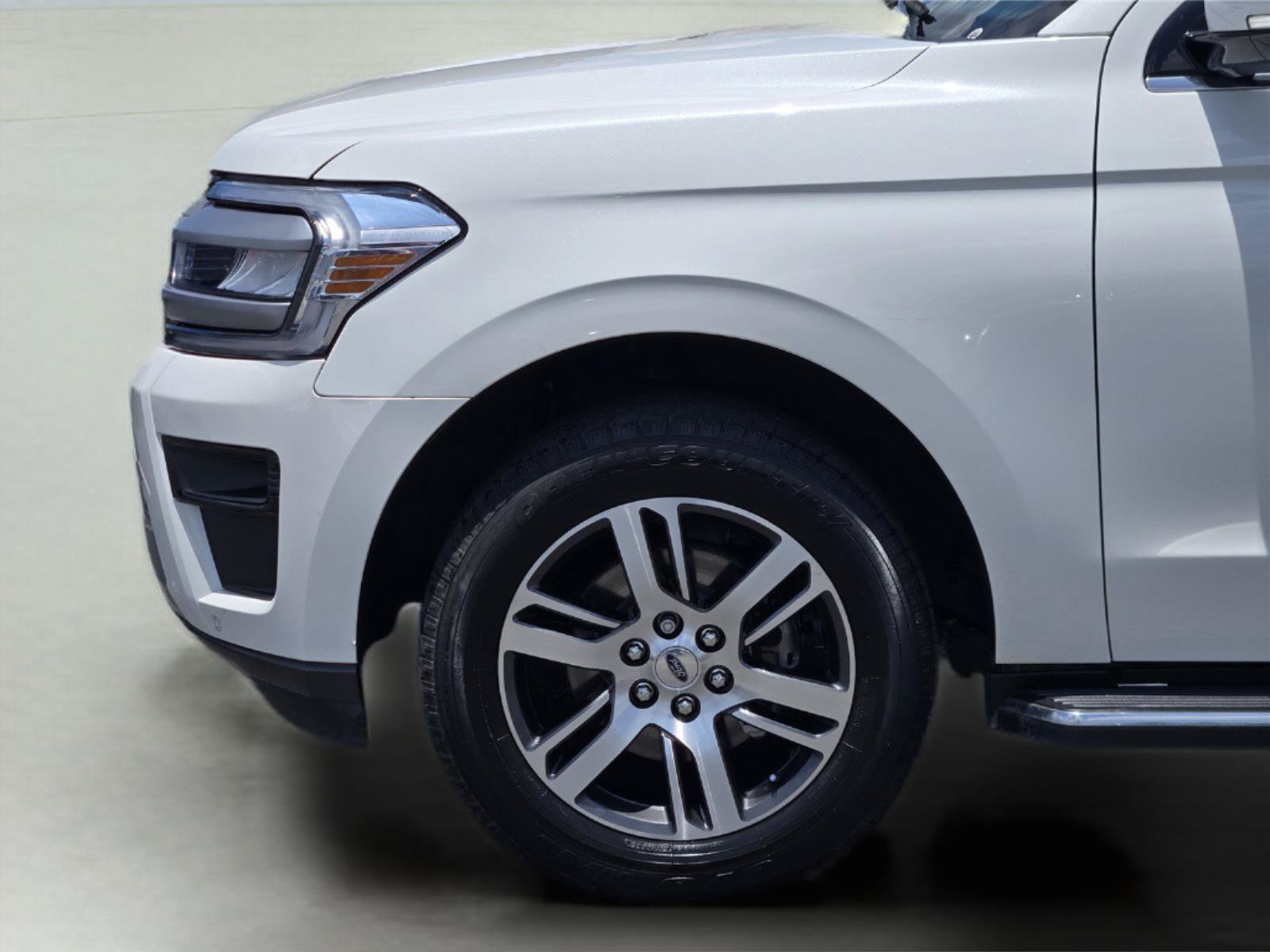 Certified 2023 Ford Expedition XLT RWD image 9