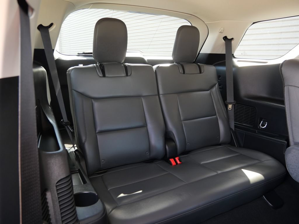 Certified 2025 Ford Explorer Active w/ Active Comfort Package AWD/4WD image 17