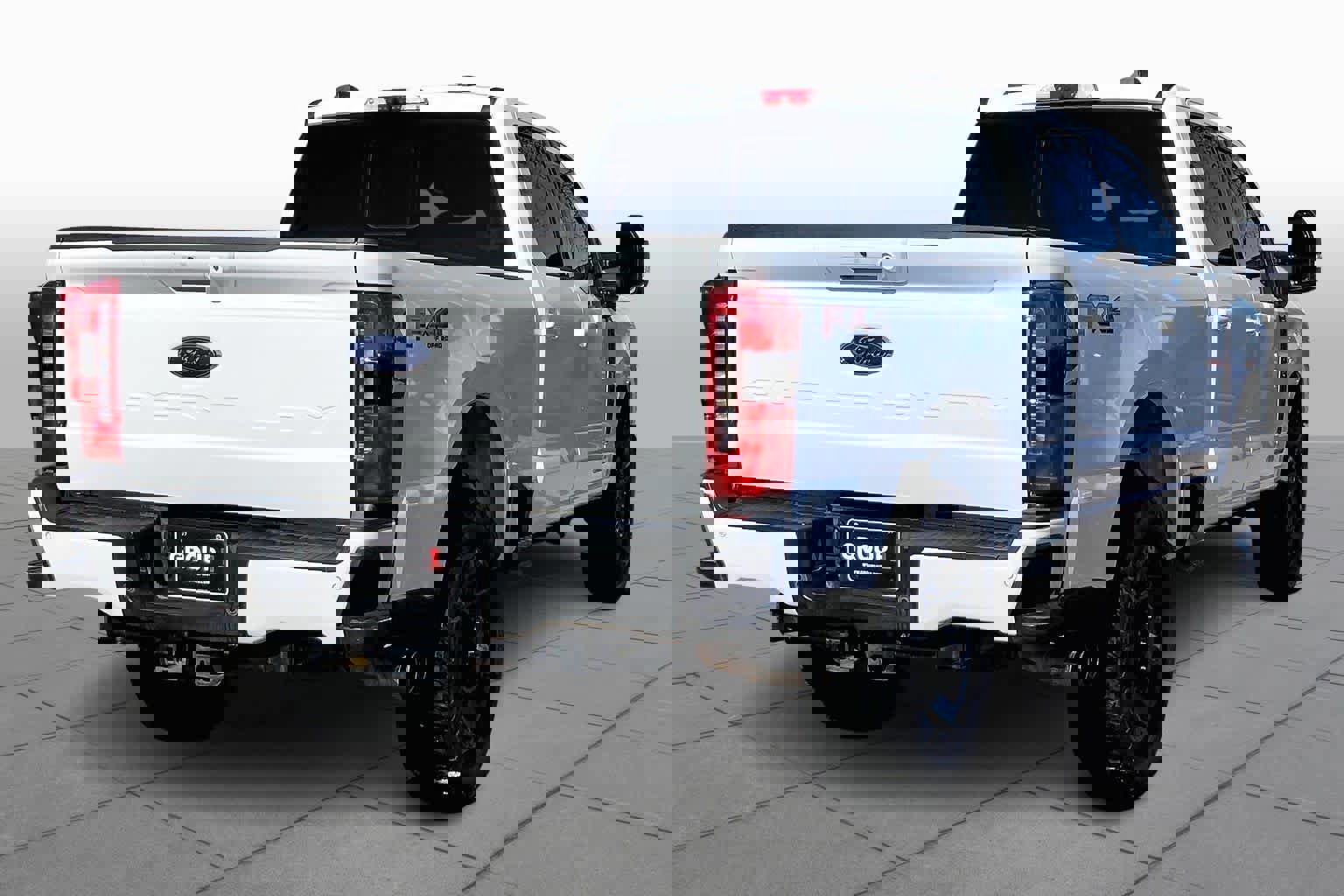 Certified 2023 Ford F250 Lariat w/ Lariat Ultimate Package image 3