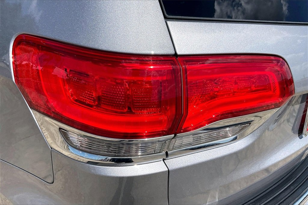 Used 2018 Jeep Grand Cherokee Overland image 20