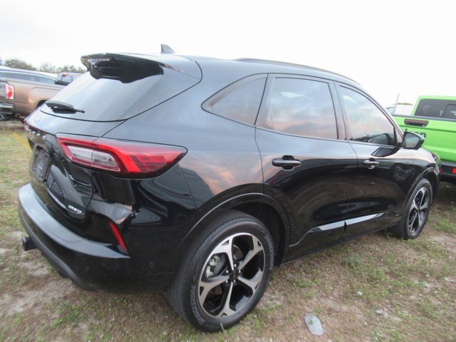 Certified 2023 Ford Escape ST-Line Elite w/ Premium Technology Package image 4