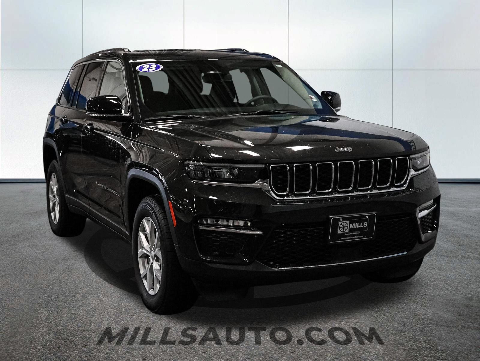 Used 2023 Jeep Grand Cherokee Limited AWD/4WD image 11