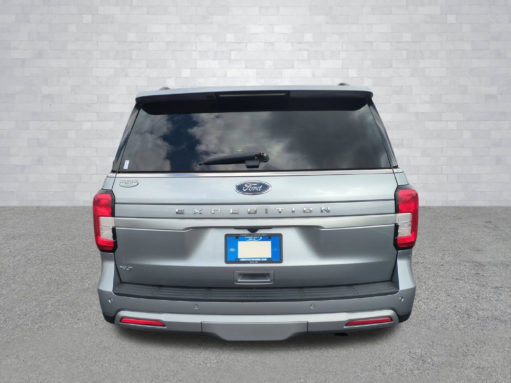 Certified 2024 Ford Expedition XLT RWD image 6