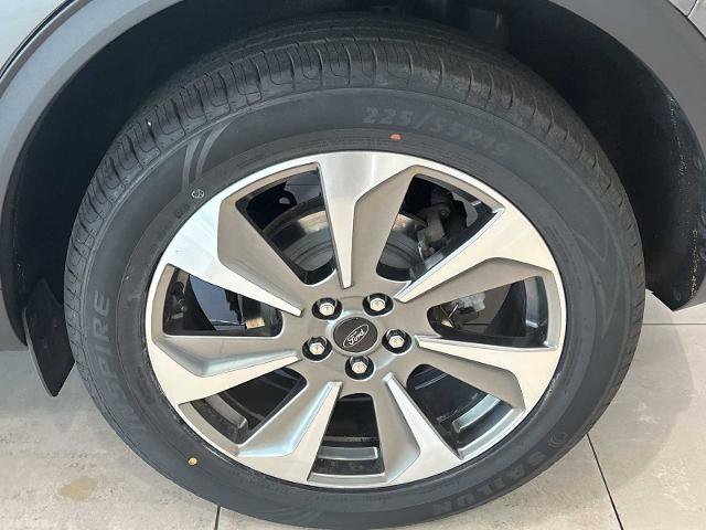Certified 2023 Ford Escape Platinum AWD/4WD image 31
