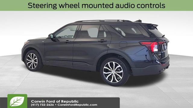 Certified 2025 Ford Explorer ST-Line image 3