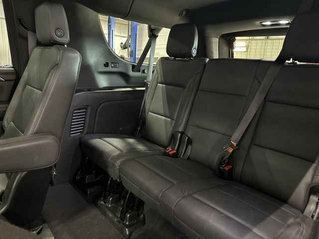 Used 2023 Chevrolet Suburban Z71 w/ Z71 Off-Road Package AWD/4WD image 31