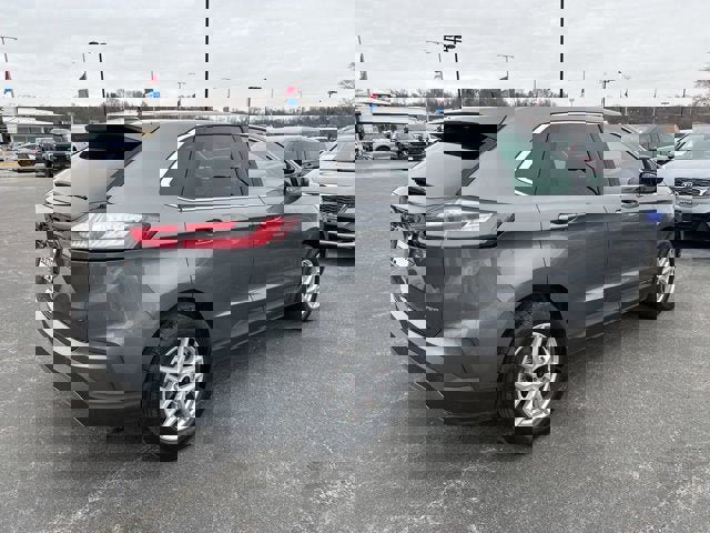 Certified 2024 Ford Edge SEL image 3