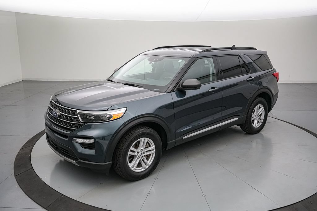 Certified 2023 Ford Explorer XLT w/ Equipment Group 202A AWD/4WD image 8