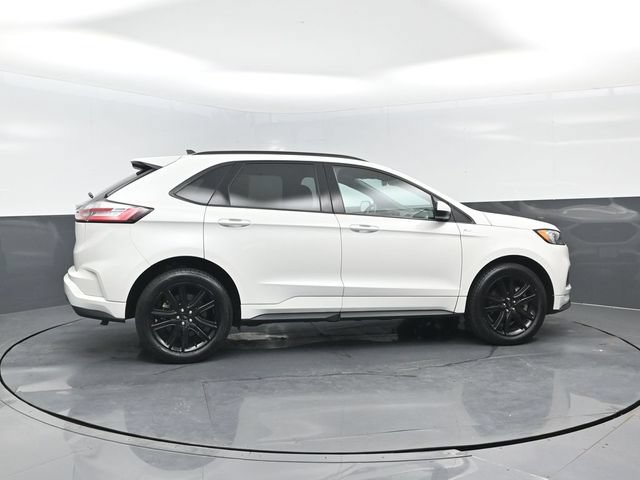 Certified 2024 Ford Edge ST-Line AWD/4WD image 3