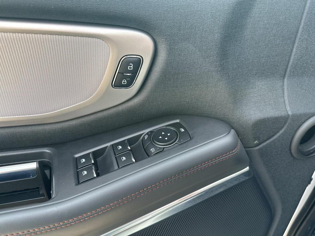 Certified 2025 Ford Expedition Active AWD/4WD image 9