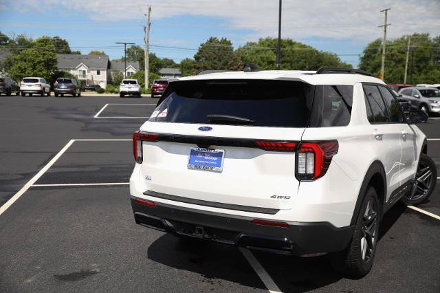 Certified 2025 Ford Explorer ST-Line w/ ST-Line Street Pack AWD/4WD image 7
