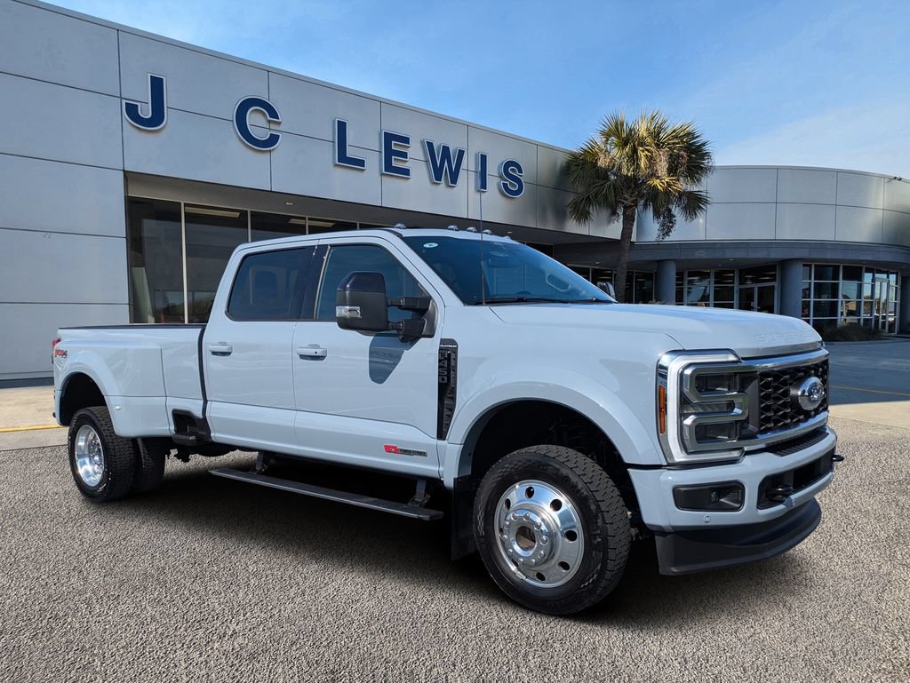 Certified 2026 Ford F450 Platinum w/ FX4 Off-Road Package AWD/4WD image 1