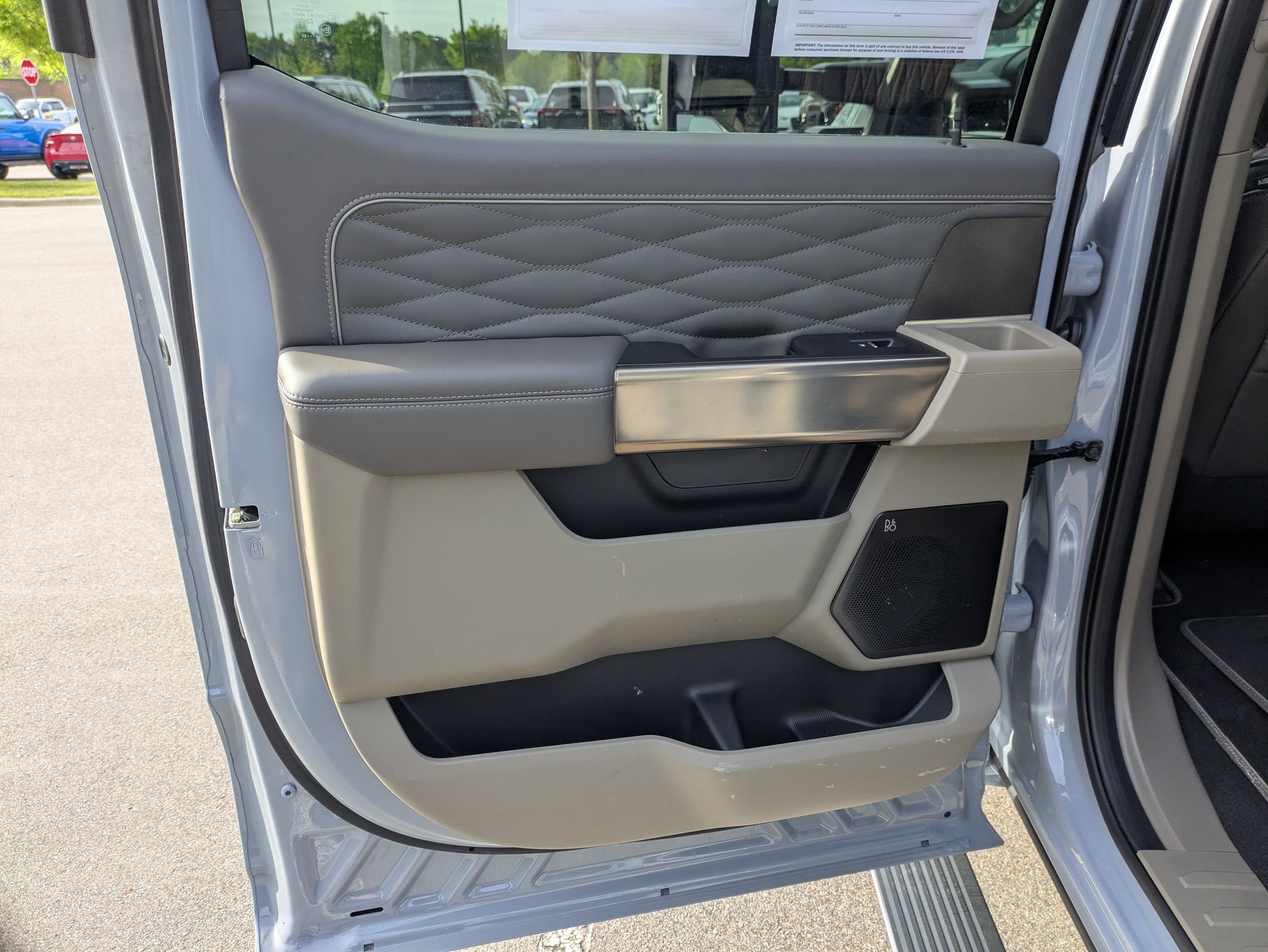 Certified 2025 Ford F450 Platinum w/ Platinum Plus Package AWD/4WD image 31