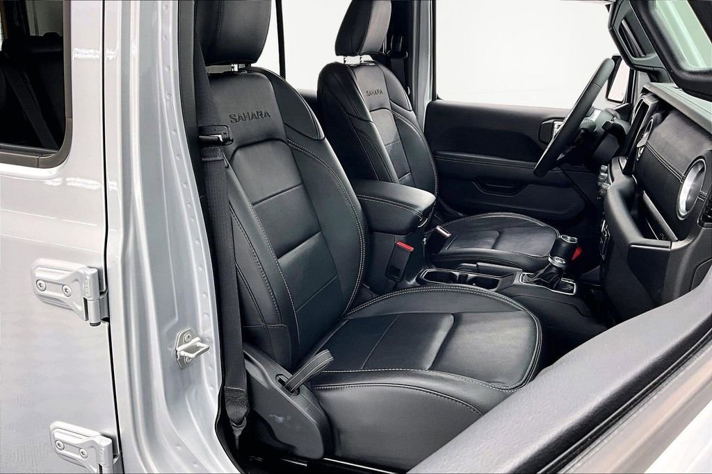 Used 2023 Jeep Wrangler Unlimited Sahara image 9