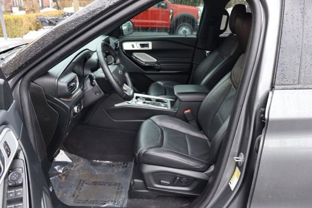 Certified 2023 Ford Explorer Platinum w/ Premium Technology Package image 17