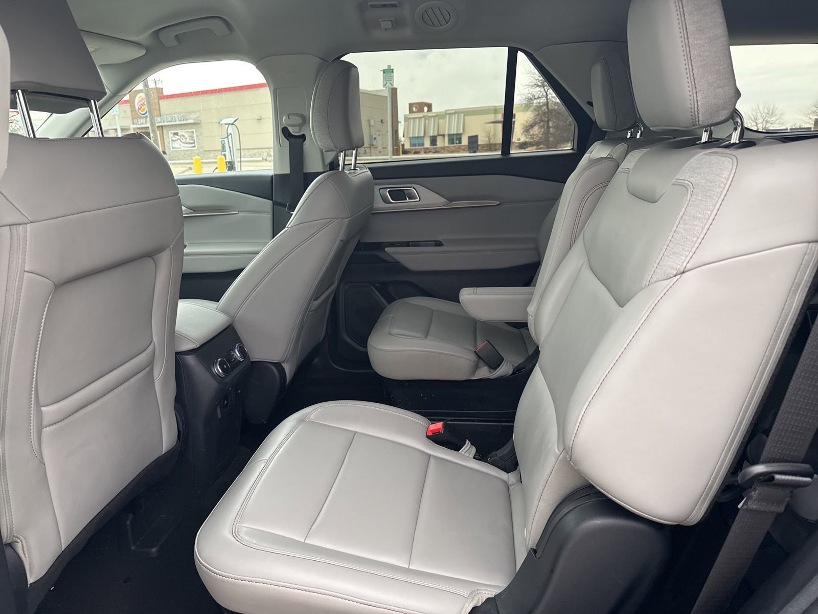 Certified 2025 Ford Explorer Active w/ Active Comfort Package image 9
