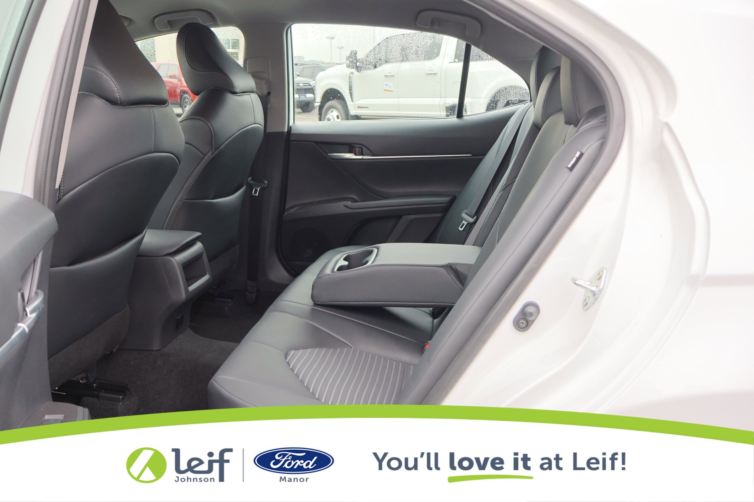 Used 2024 Toyota Camry SE image 27