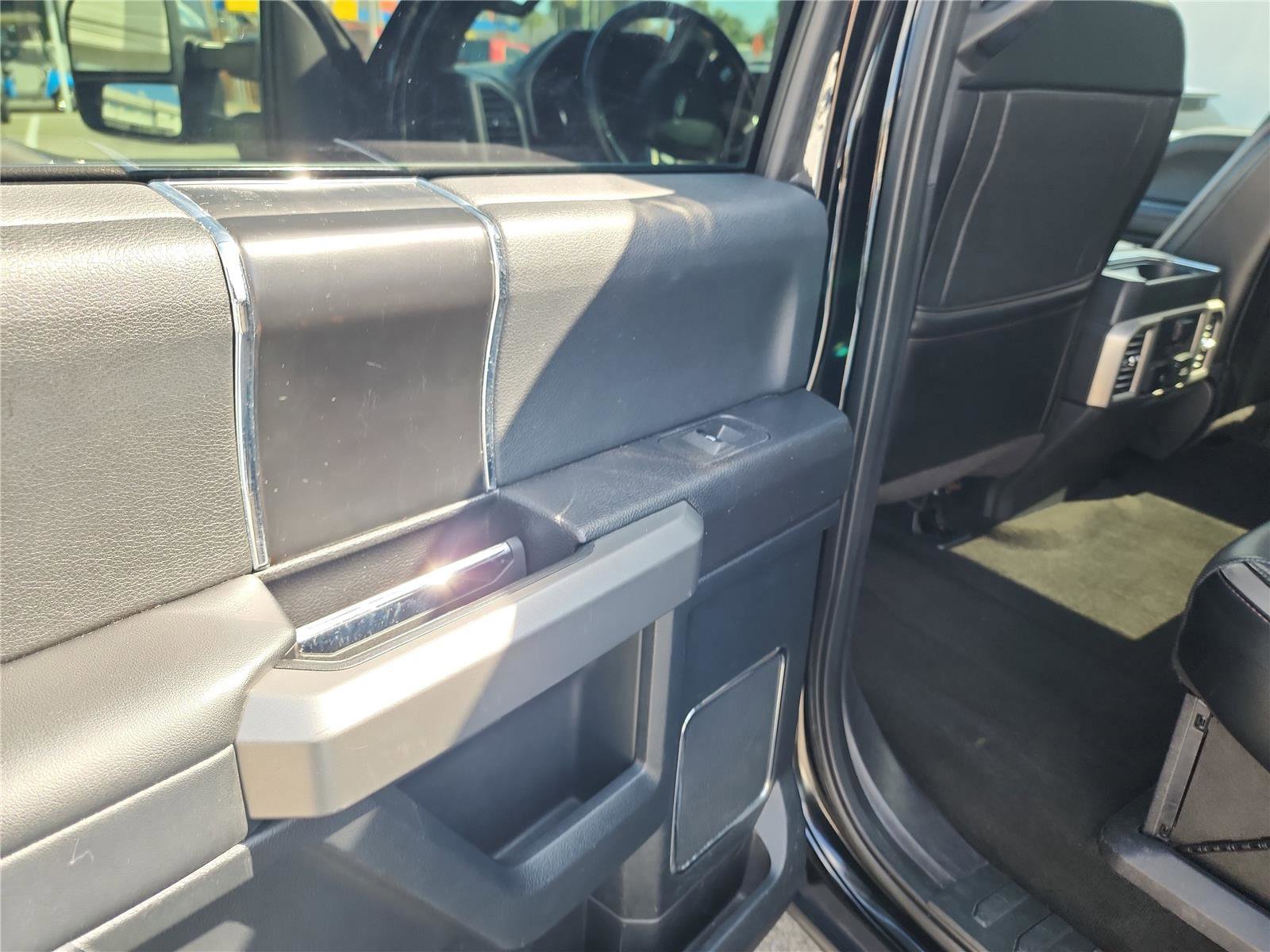 Certified 2018 Ford F250 Platinum w/ Platinum Ultimate Package image 18