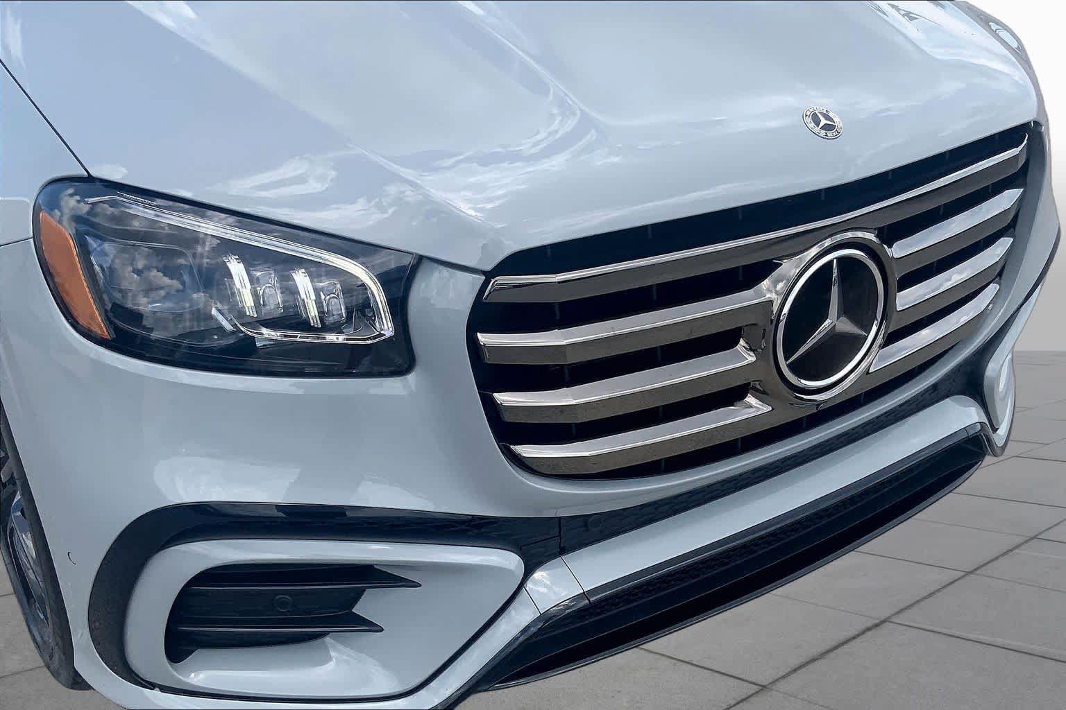 Used 2024 Mercedes-Benz GLS 450 4MATIC image 30