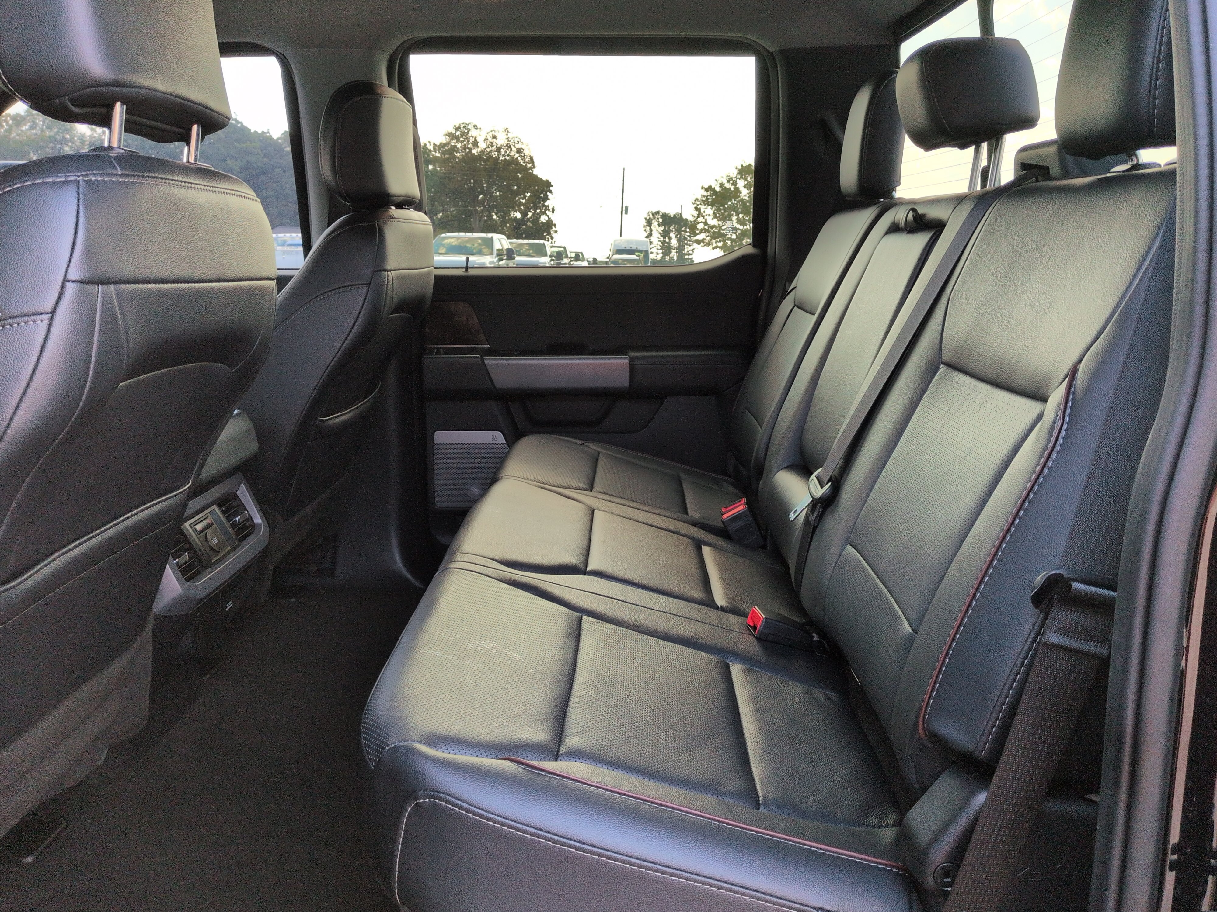 Certified 2024 Ford F250 Lariat w/ Chrome Package AWD/4WD image 12