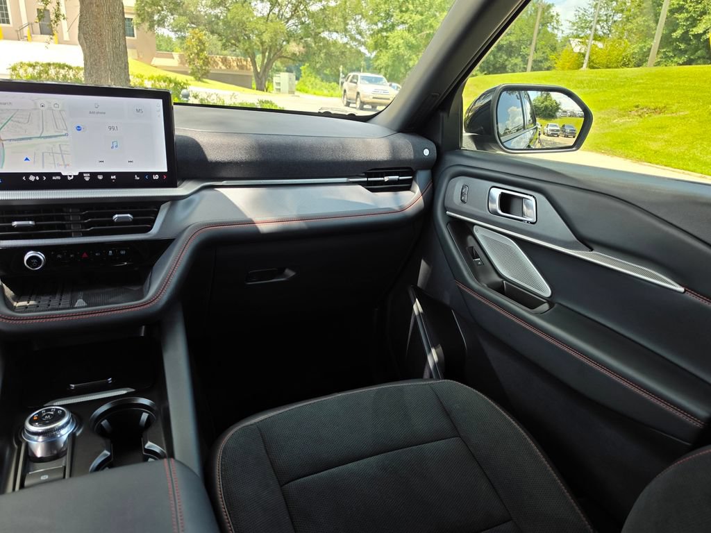 Certified 2025 Ford Explorer ST RWD image 19