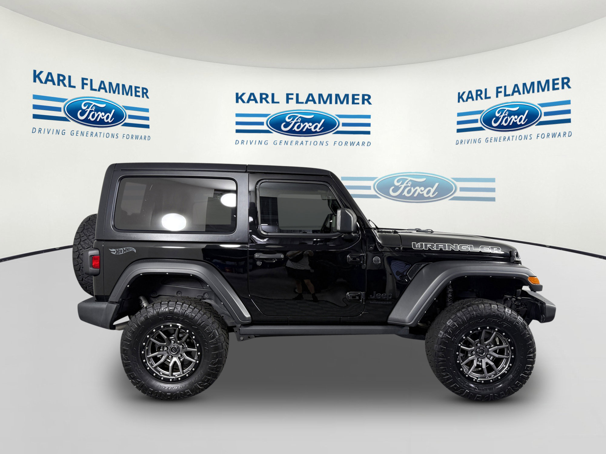 Used 2022 Jeep Wrangler Sport S image 2
