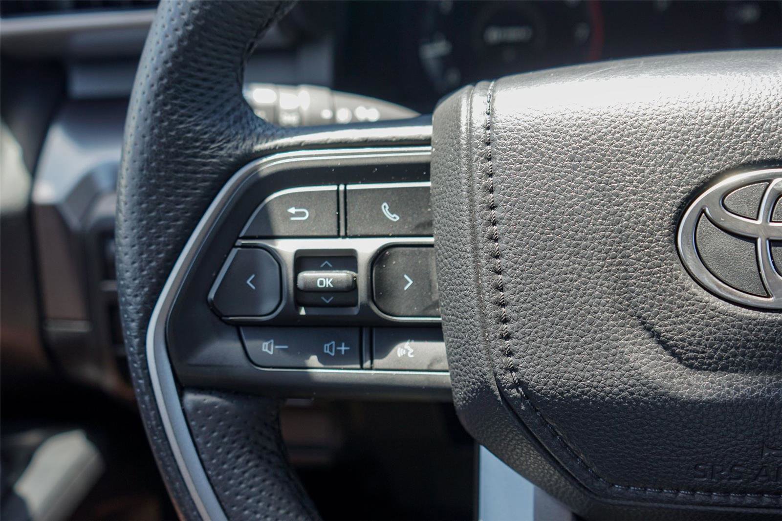 Used 2025 Toyota Tacoma TRD Sport AWD/4WD image 18