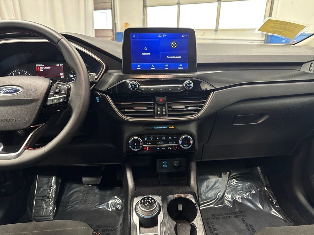 Certified 2022 Ford Escape SEL w/ SEL Stealth AWD Package image 17