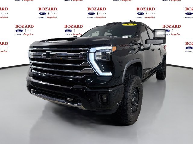 Used 2024 Chevrolet Silverado 2500 High Country w/ High Country Premium Package AWD/4WD image 4