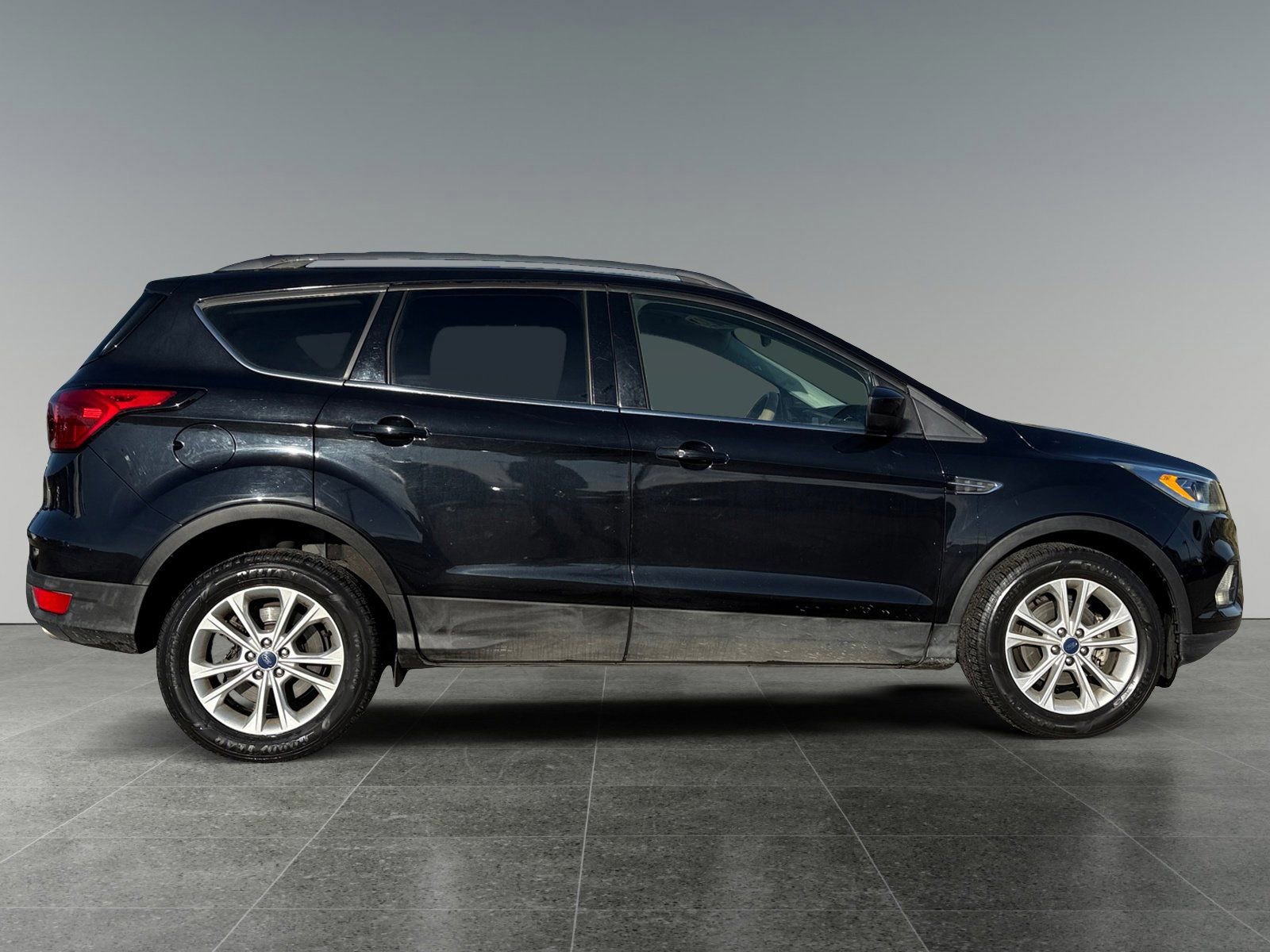 Certified 2019 Ford Escape SEL image 2