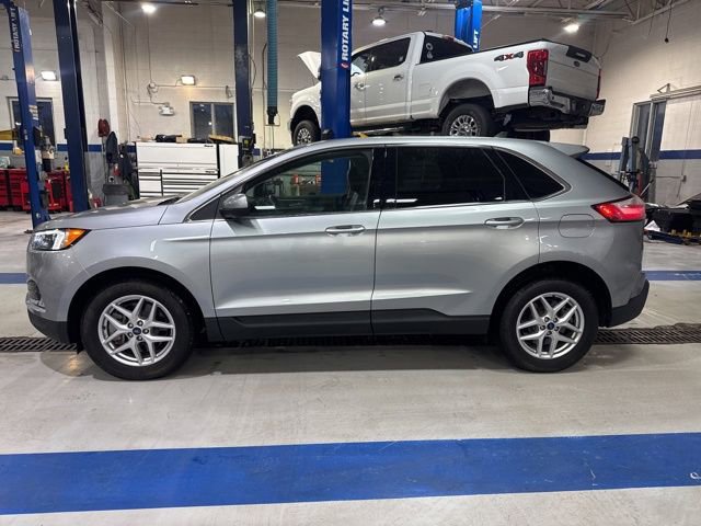 Certified 2022 Ford Edge SEL w/ Convenience Package image 2